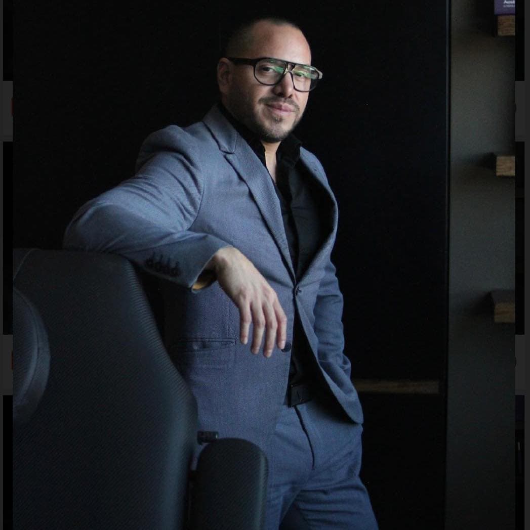 Dr. José Antonio Silva Mendoza, cirujano plástico en Chihuahua
